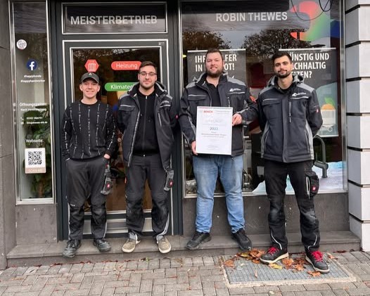 Meisterbetrieb Robin Thewes Heizung Sanitär Karriere Team von vorn